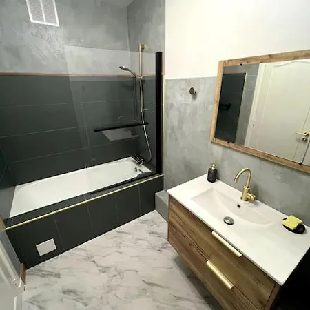 Spacieux A 5 Min De Paris Διαμέρισμα *